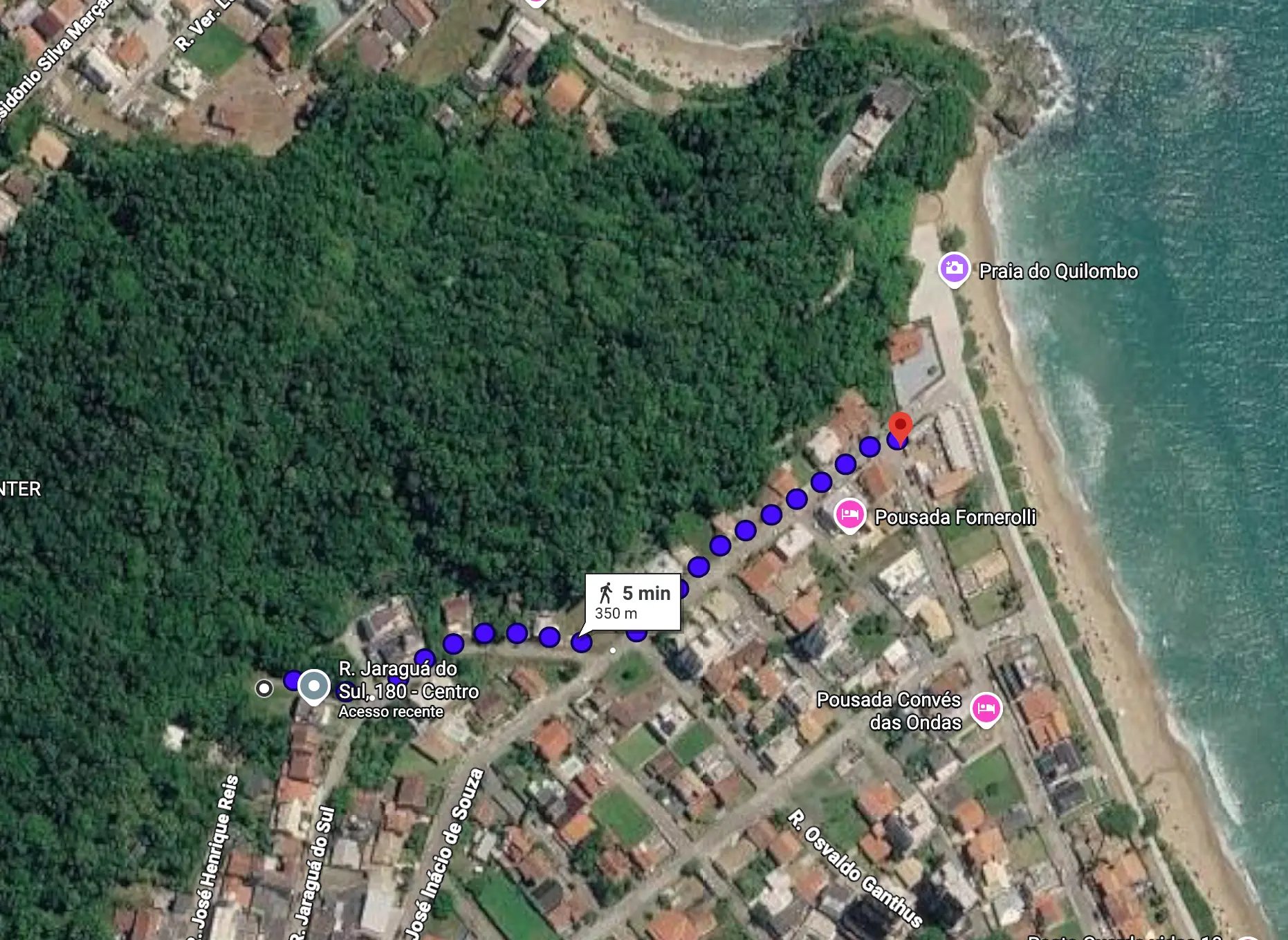Mapa mostrando o trajeto a pé do terreno até a Praia do Quilombo, com 350 metros de distância